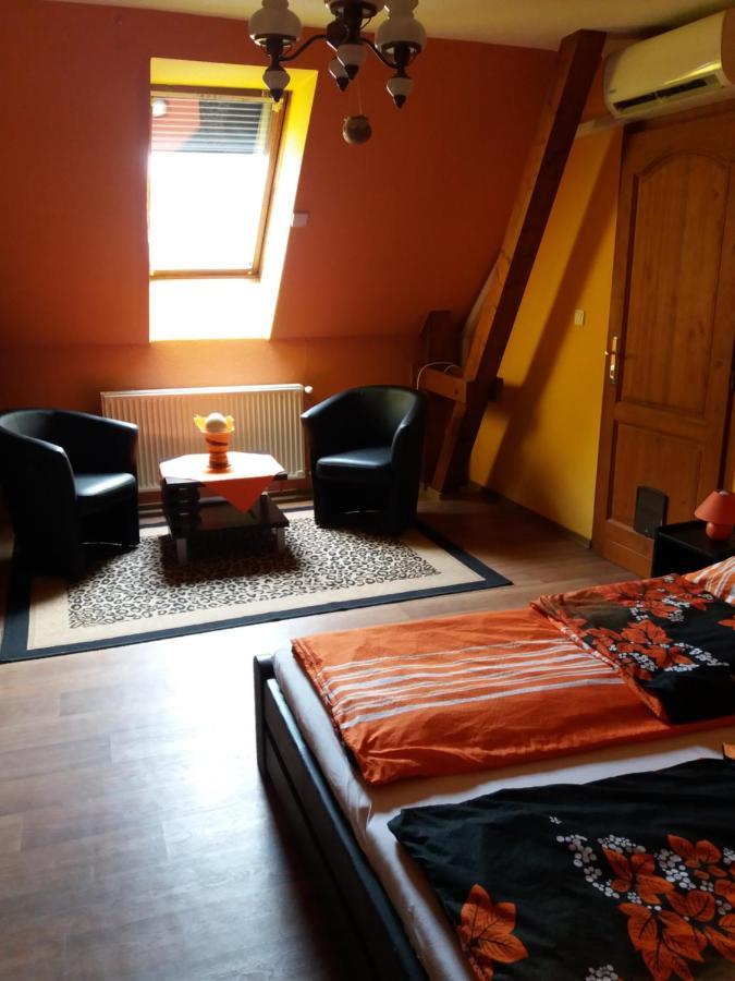 Bora Vendeghaz Appartement *