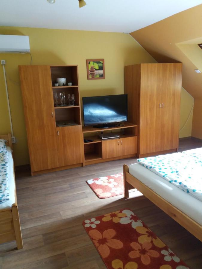 Bora Vendeghaz Appartement Eger